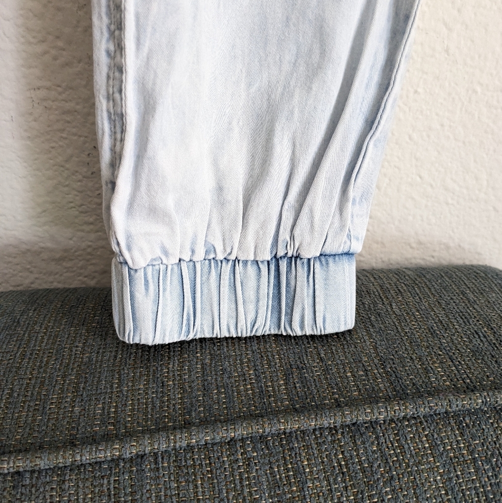 Elan NWT Cotton Chambray Light Blue Joggers Crop Pants Smock Waist Size Small - Picture 5 of 8